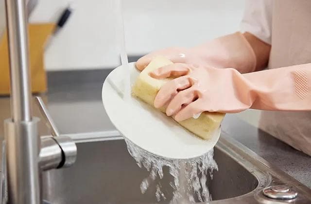 陶瓷餐具怎么清洗保养 陶瓷餐具怎么消毒