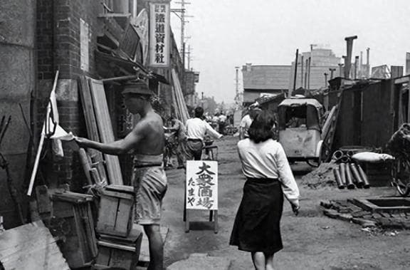 二战以后，日本民主化进程推进，以及减少日美两国文化差异的意义