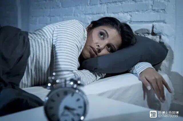 熬夜对慢性肝病患者的影响：一场“隐形的危机”