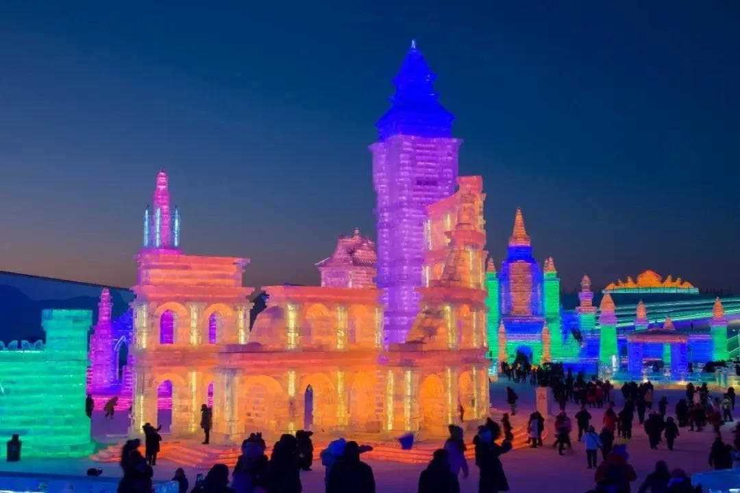 哈尔滨冬季旅游持续升温，冰雪文化与工业文明交相辉映
