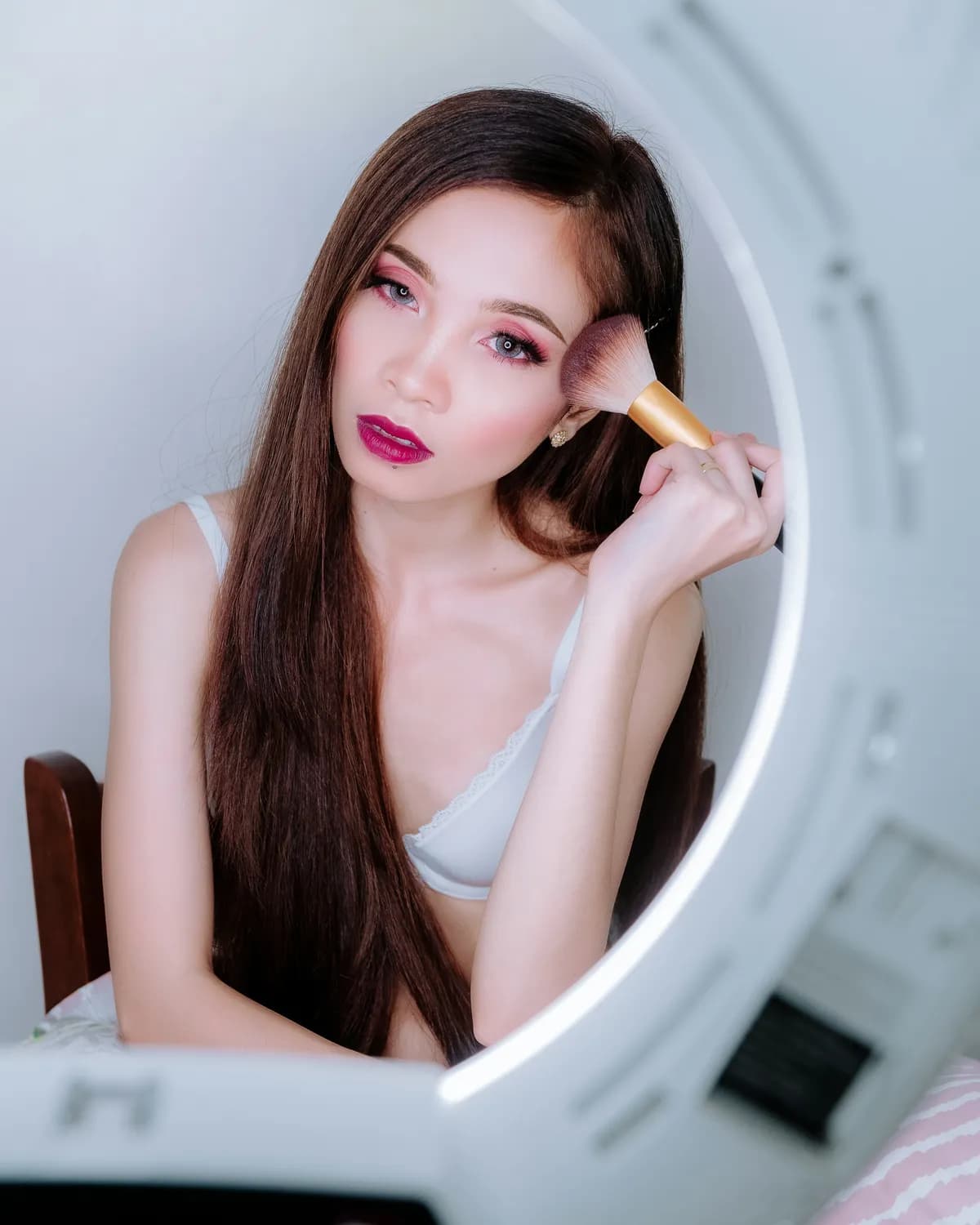 从水乳到医美：林允晒护肤清单，网友热议其美妆转型