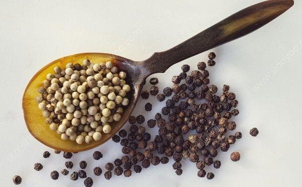 炖煮用白胡椒，快炒选黑胡椒：一文掌握胡椒使用要领