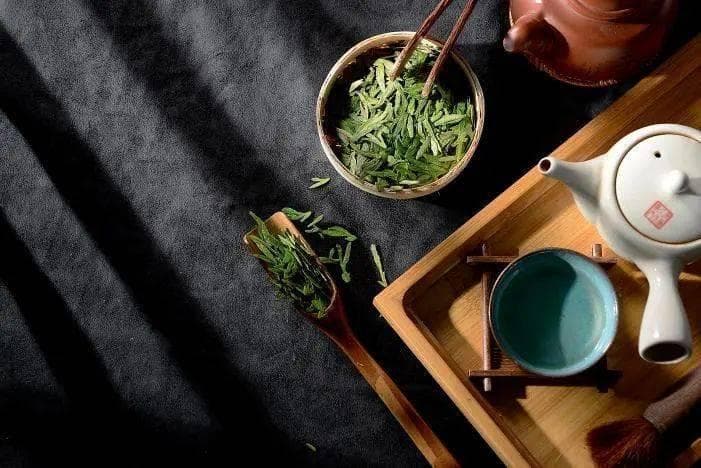 绿茶咖啡营养大不同：从基础成分到健康饮用全解析