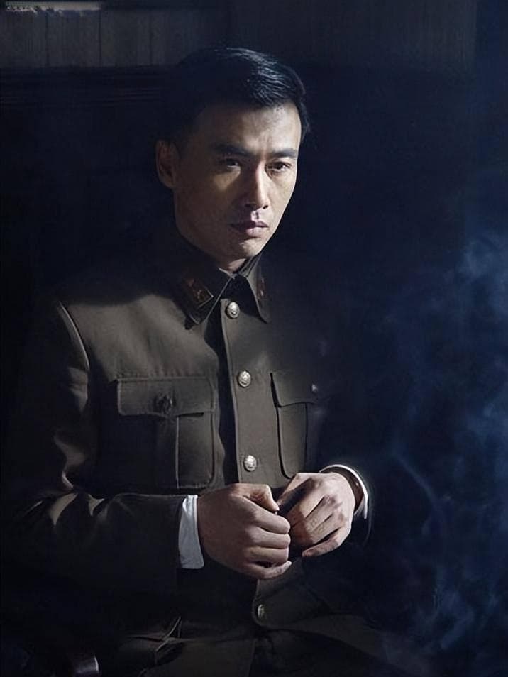 柳云龙首执导筒《暗算》成功，开创国产谍战剧先河