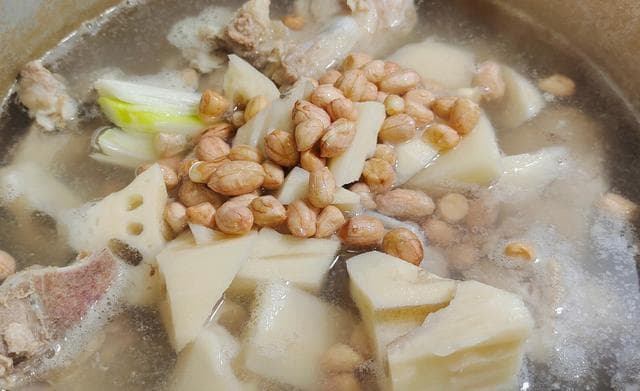 莲藕搭配八种食物，美味又补气养血，一个月把气血补回来