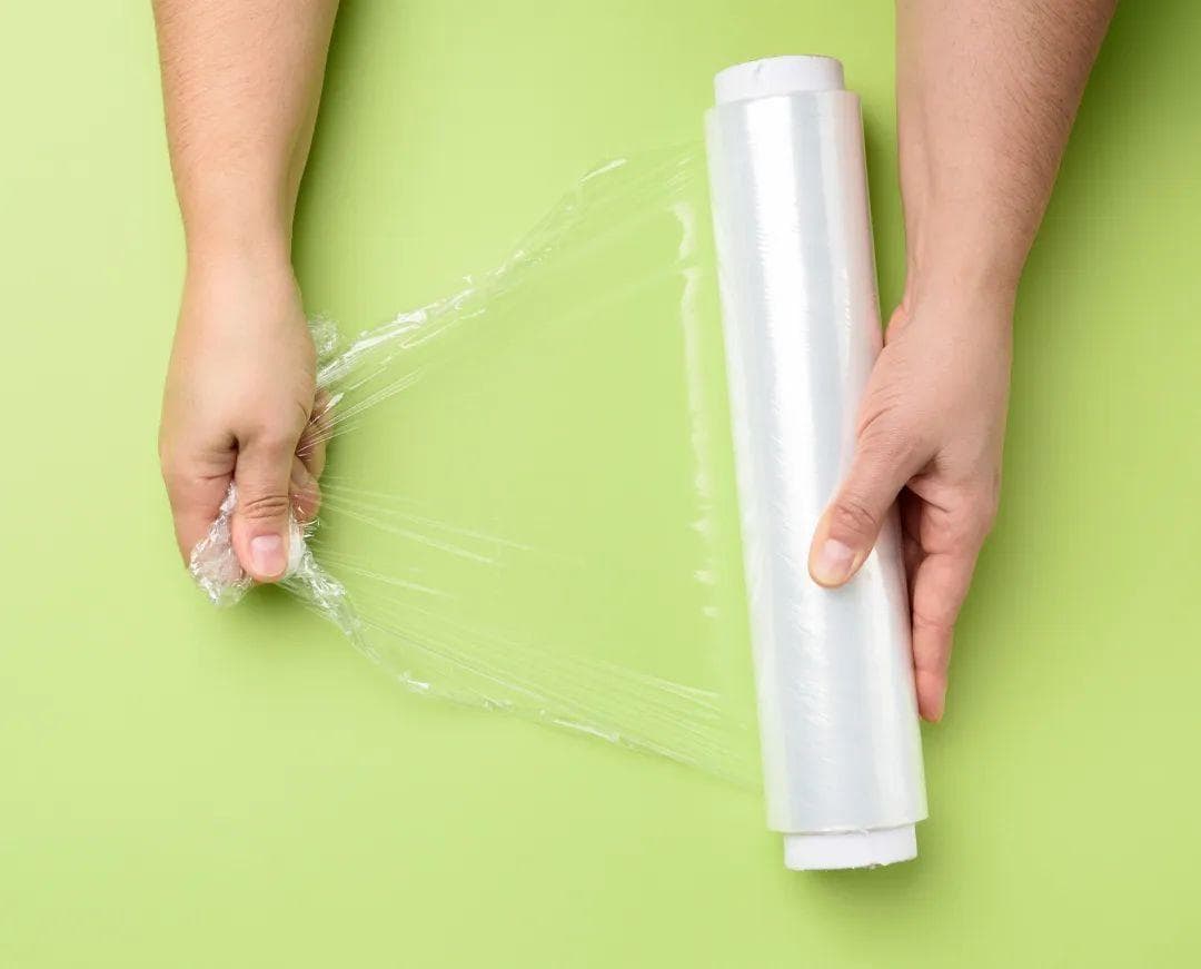 快去看一下，你家保鲜膜PE，PVC，还是PVDC材质？能加热吗？用错了可能致癌！