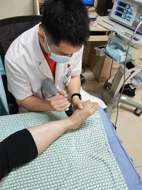 冲击波治疗：“冲”破疼痛，不打针不吃药