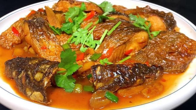 红烧鱼的正确做法：不粘锅不破皮，鱼肉鲜嫩无腥味
