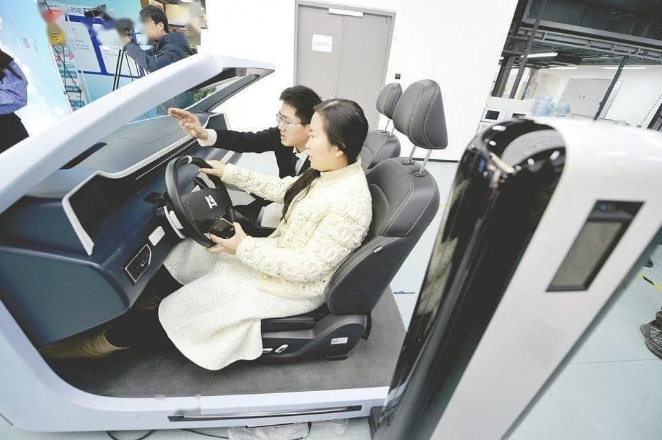 智驾安全成购车焦点，消费者信任与担忧并存
