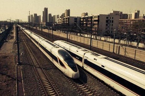 中国最赚钱的高铁慢下来了 京沪高铁业绩跑不动？