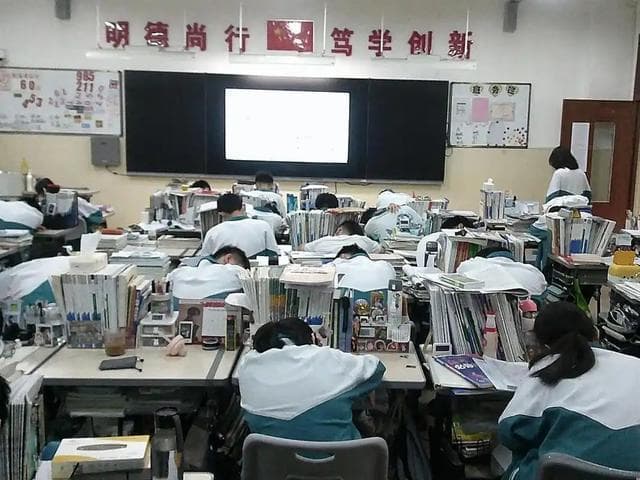 高中取消早晚自习，老师激动得睡不着：是“减负”还是“放羊”？