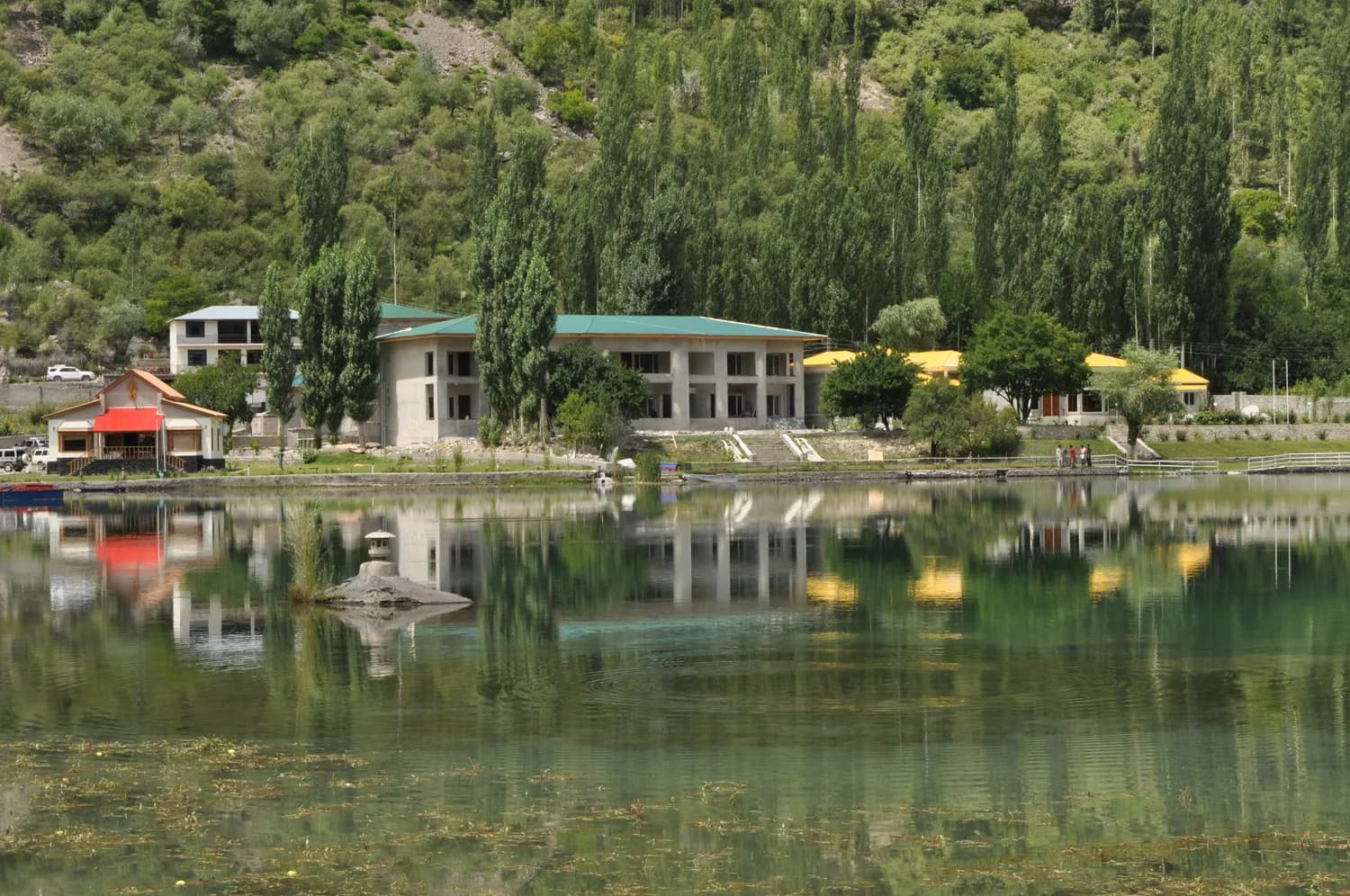 清水湖生态度假村：山水间的休闲天堂