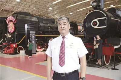 中国铁路"全履历"司机 初心不改共赴山海
