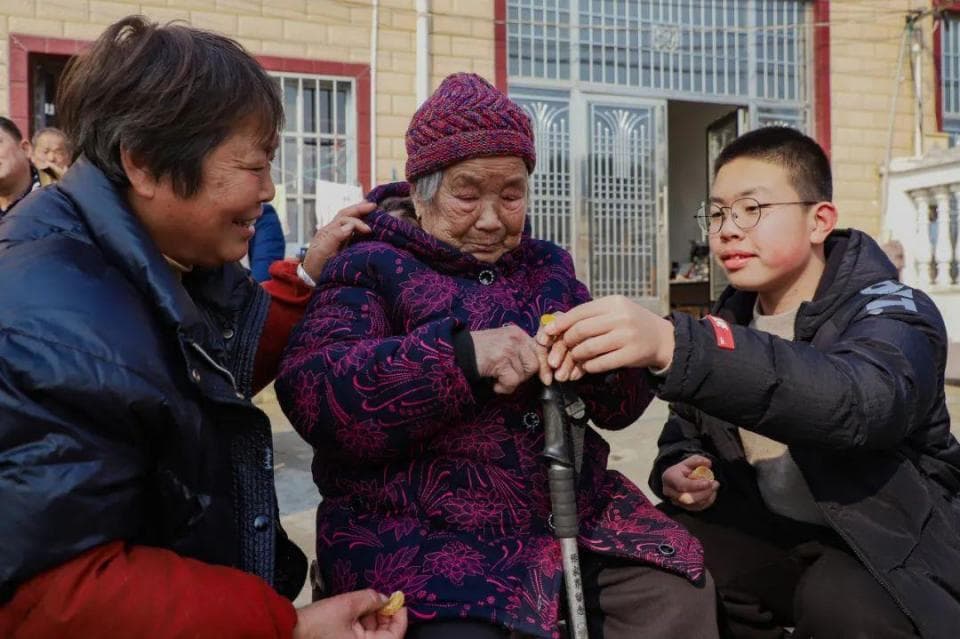 笑口常开、儿孙满堂，百岁老人长寿大揭秘！