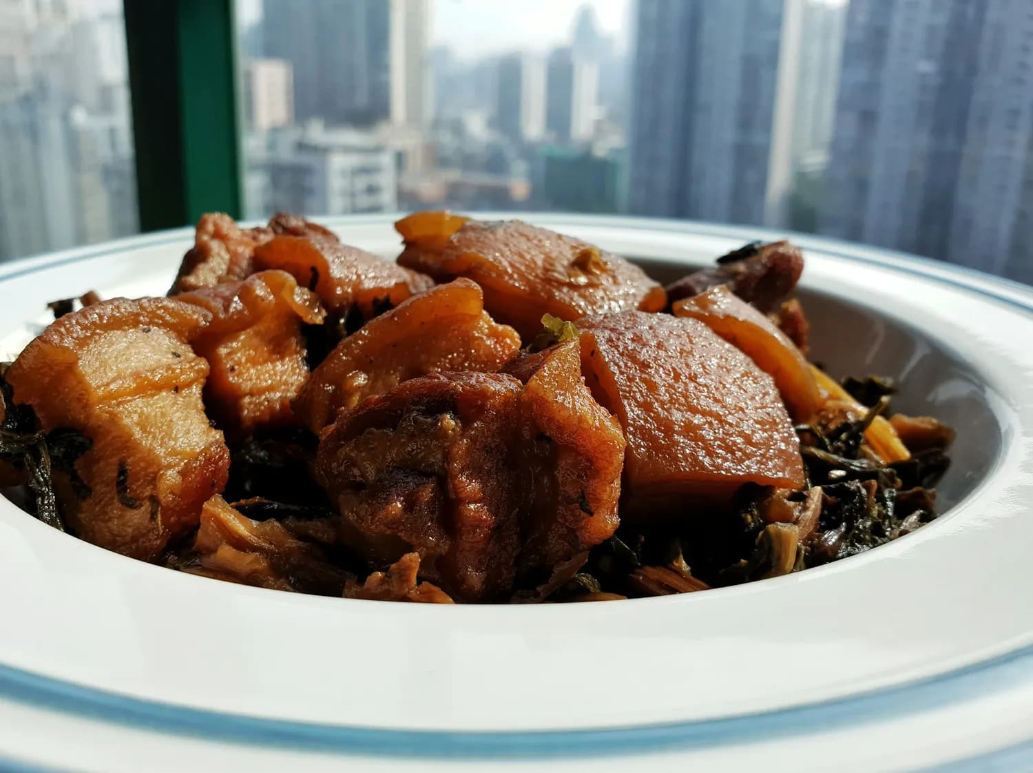 土豆红烧肉：家常美味的制作秘诀