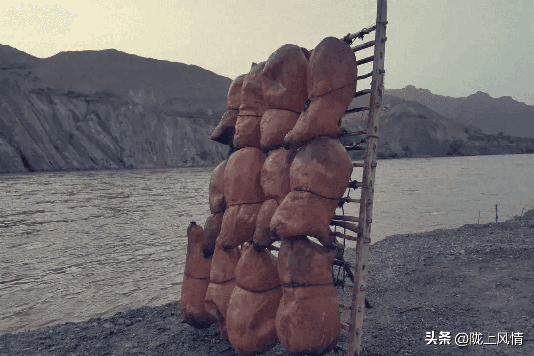 我家的羊皮筏子