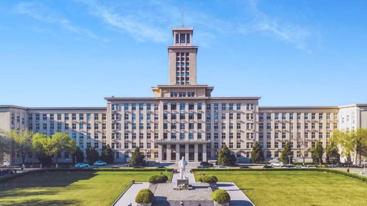 英国发布中国大学排名！清华仅排第三，西安交通大学排名25