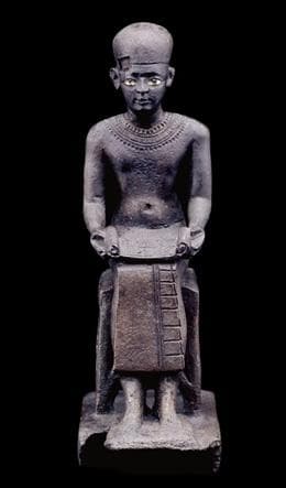 伊姆霍特普（Imhotep）：历史上第一位被封神的凡人医生