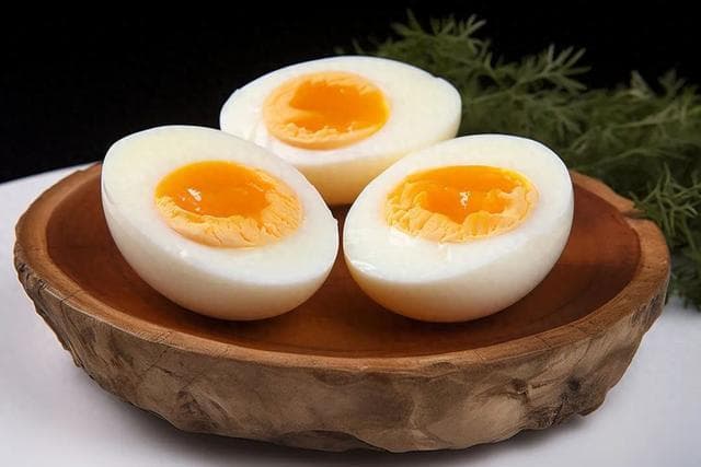 生吃鸡蛋会中毒？一文读懂沙门氏菌与安全食用法