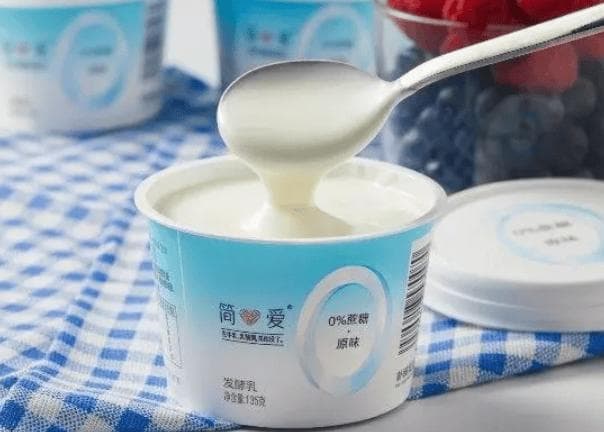 简爱酸奶事件解析：过度发酵的背后是什么？