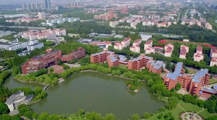 多所高校开启“转专业自由”新政，冷热门专业温差会加剧吗？
