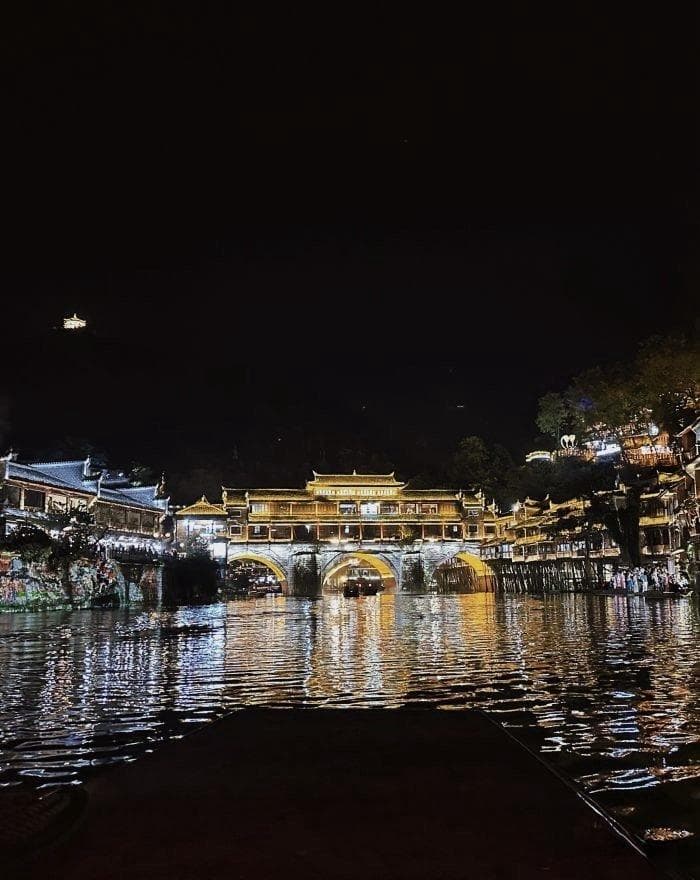 夜游凤凰古城