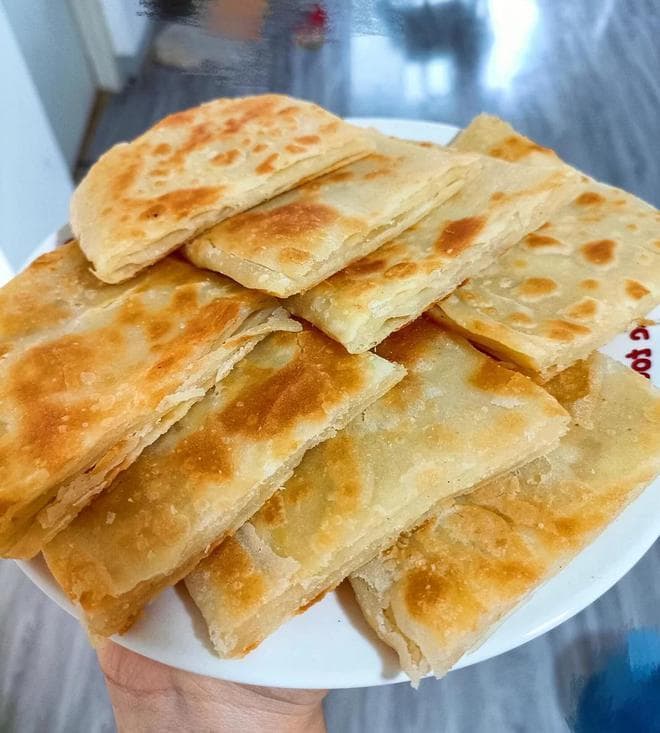 想吃脆皮千层饼别去早市上买了，自己在家做吧！真馋人！