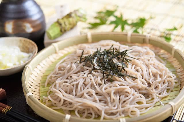 荞麦面的终极指南：日本最早的快餐之一