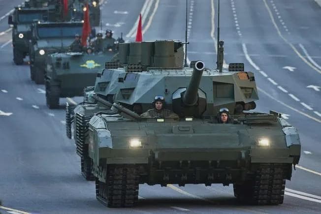 曾经被俄罗斯吹上天的T-14 Armata坦克为什么销声匿迹了？