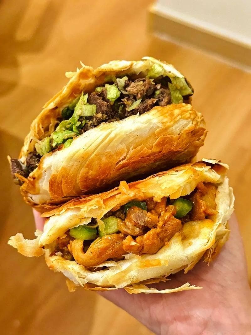 陕西经典特色菜大盘点：从肉夹馍到羊肉泡馍，九种传统美食带你领略三秦大地的饮食文化