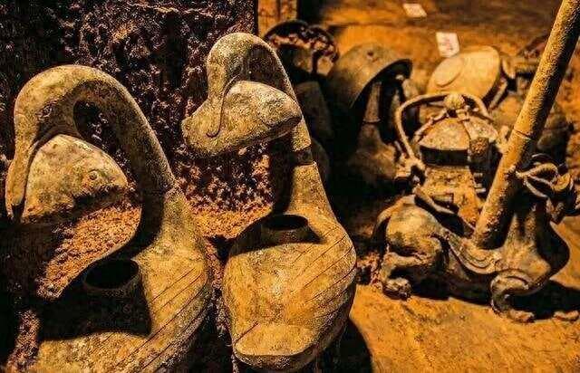 考古界震撼！海昏侯墓惊世秘密：最值钱的不是黄金，而是黑泥？