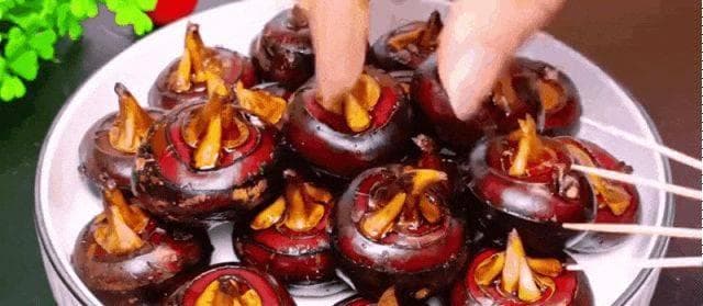马蹄去皮新方法：牙签巧剥皮，3秒搞定！附马蹄雪梨汤制作教程