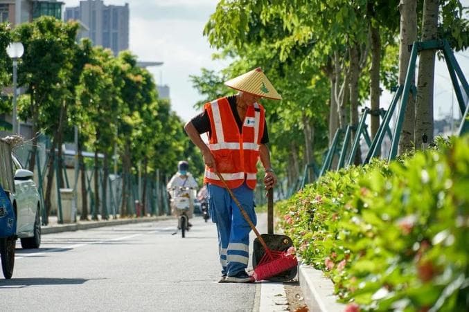 【安全知识】如何预防职业性中暑？这份“高温防护宝典”请查收！