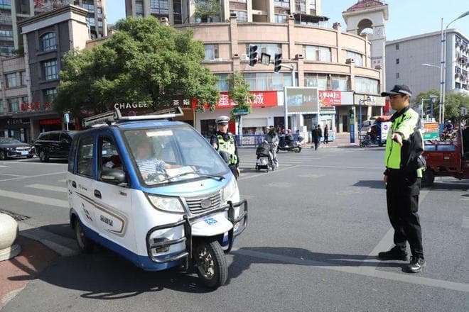 电动三轮车、四轮车上路新规：五项违法行为将被严查