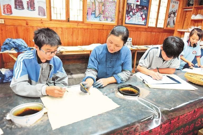 贵州黔东南：非遗出圈焕发新彩
