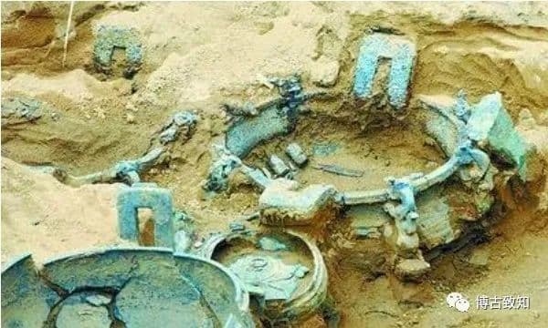 中国“禁酒”时代的印痕——春秋云纹铜禁