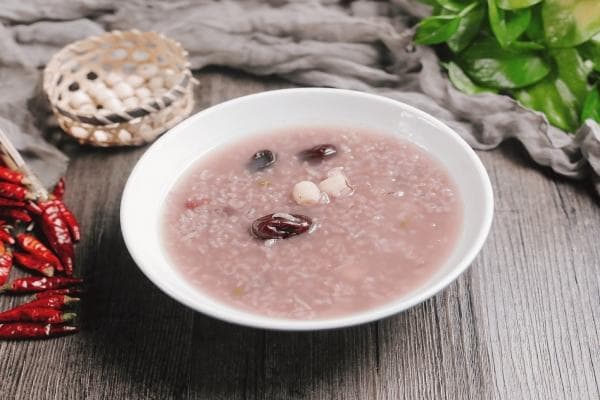 八宝粥的功效与作用、禁忌和食用方法