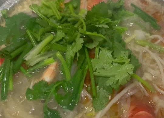 花甲粉烹饪教程：5种海鲜搭配特制酱汁