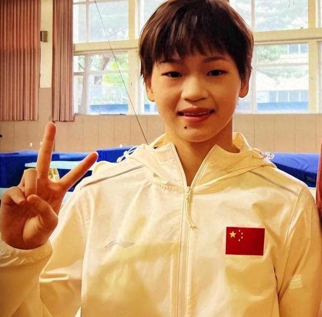 全红婵被高三学子问听什么歌，能缓解压力，婵宝两字回复爆笑全场