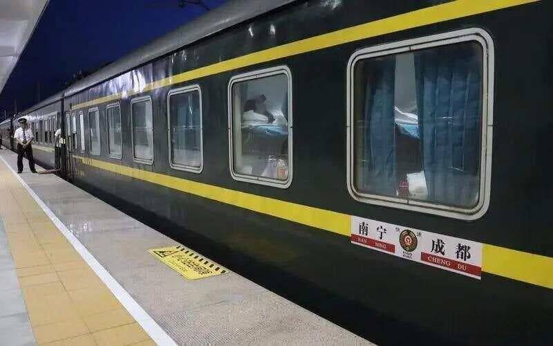 怀旧之旅，绿皮火车旅游攻略