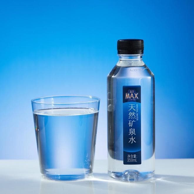 纯净水矿泉水大不同：从水源到口感的全方位解析