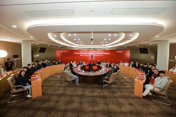 加强企业主导的产学研深度融合：上海第二工业大学走出产学研合作新步伐