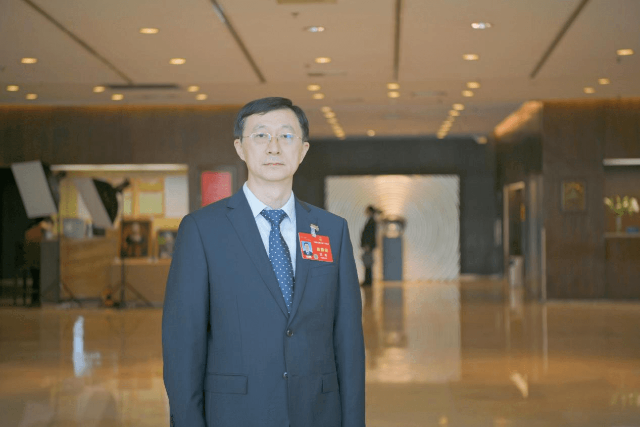 代表建议：建设数智化坚强电网，更好服务“双碳”目标