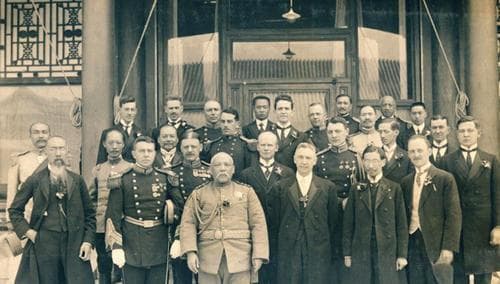 北洋军阀政府前期的妥协外交：历史背景、策略与评价