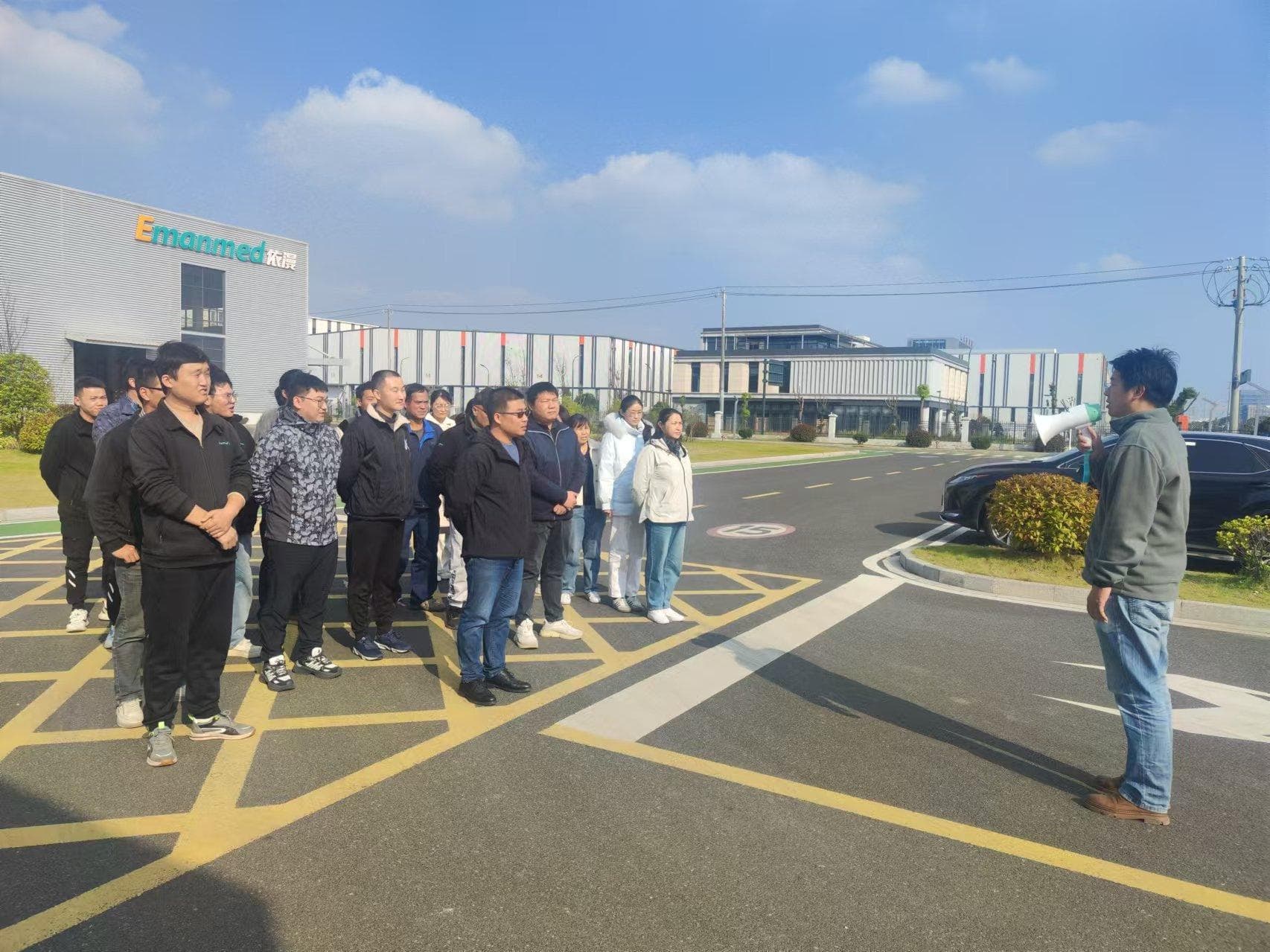 依漫公司开展消防安全演练：全民消防，生命至上