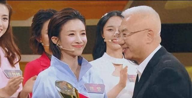 央视主持人大赛冠军蔡紫：拒绝央视后的五年