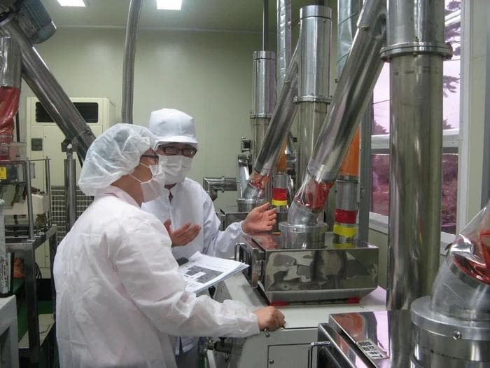 他们用空气变出了蛋白质和肉，试图靠二氧化碳养活地球