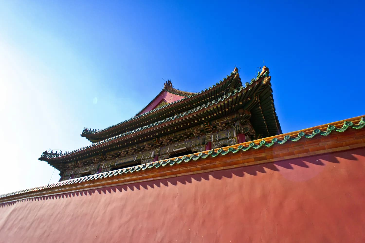 朝阳楼、朱家花园、文庙：建水古城的文化地标