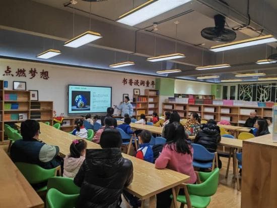 深圳南山：“学校图书馆”变身“社区书房”