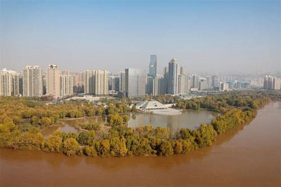 初冬，兰州黄河之滨画意浓